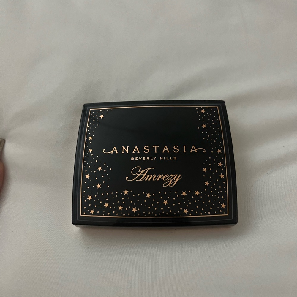 Anastasia Beverly Hills x Amrezy Highlighter